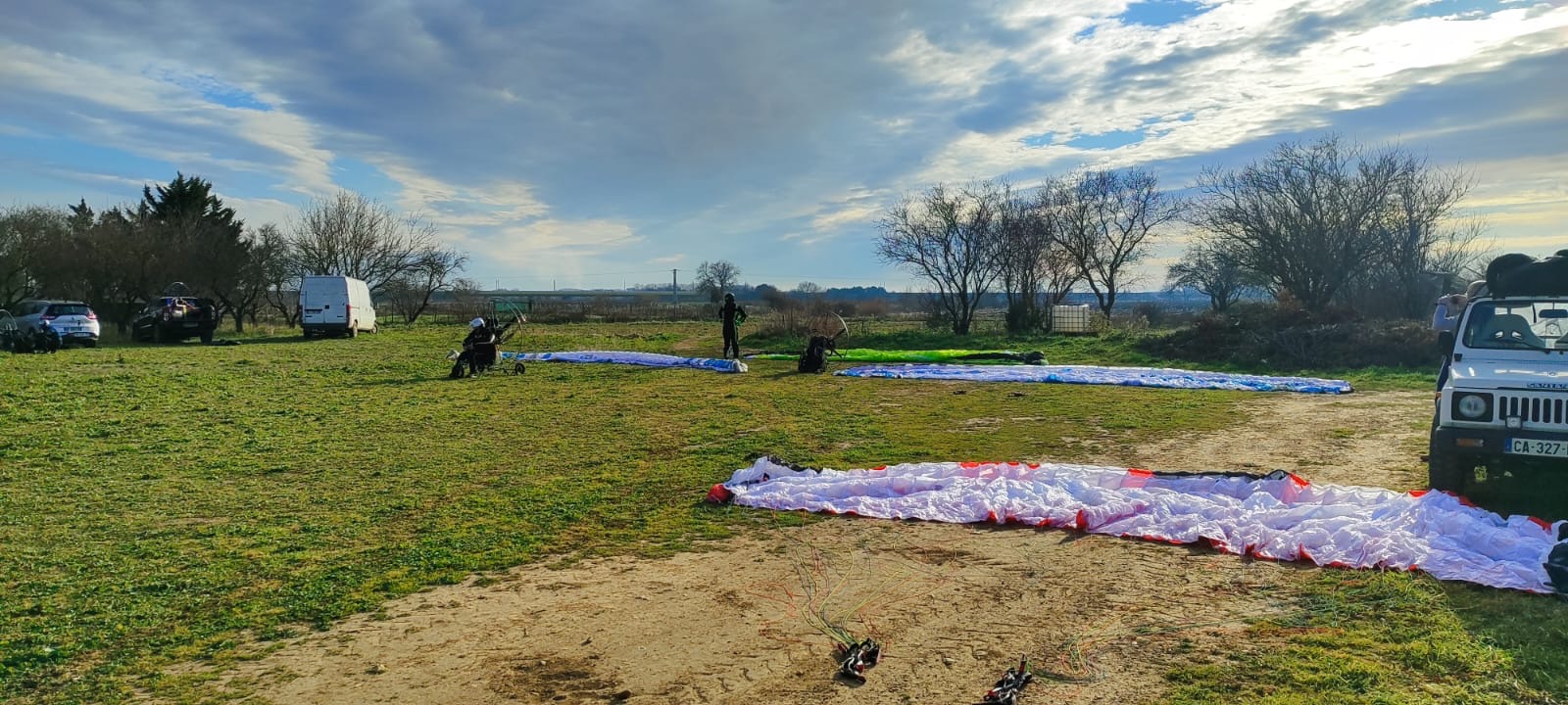 Ailes paramoteur au décollage 
